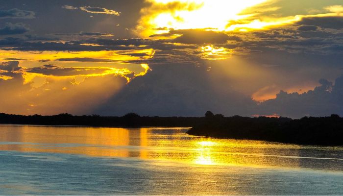 Foto: Arnaldo Neto/AEN Última semana do verão terá calor e temporais no Paraná; outono começa na sexta